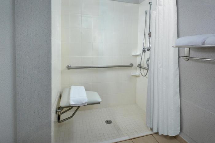 holiday inn express lynchburg by ihg