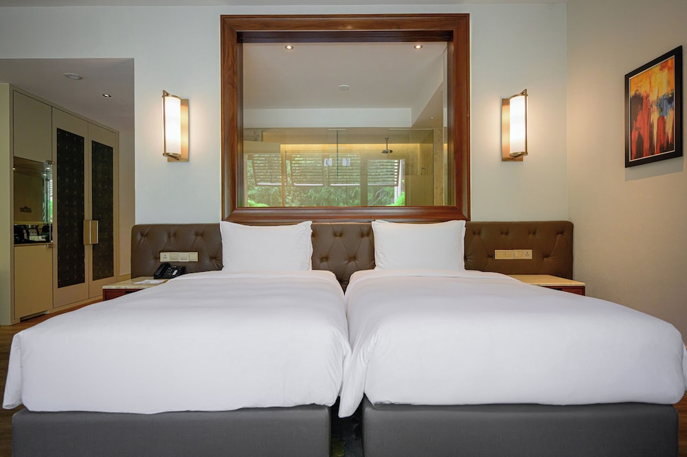 resorts world sentosa equarius hotel