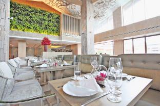 resorts world sentosa equarius hotel