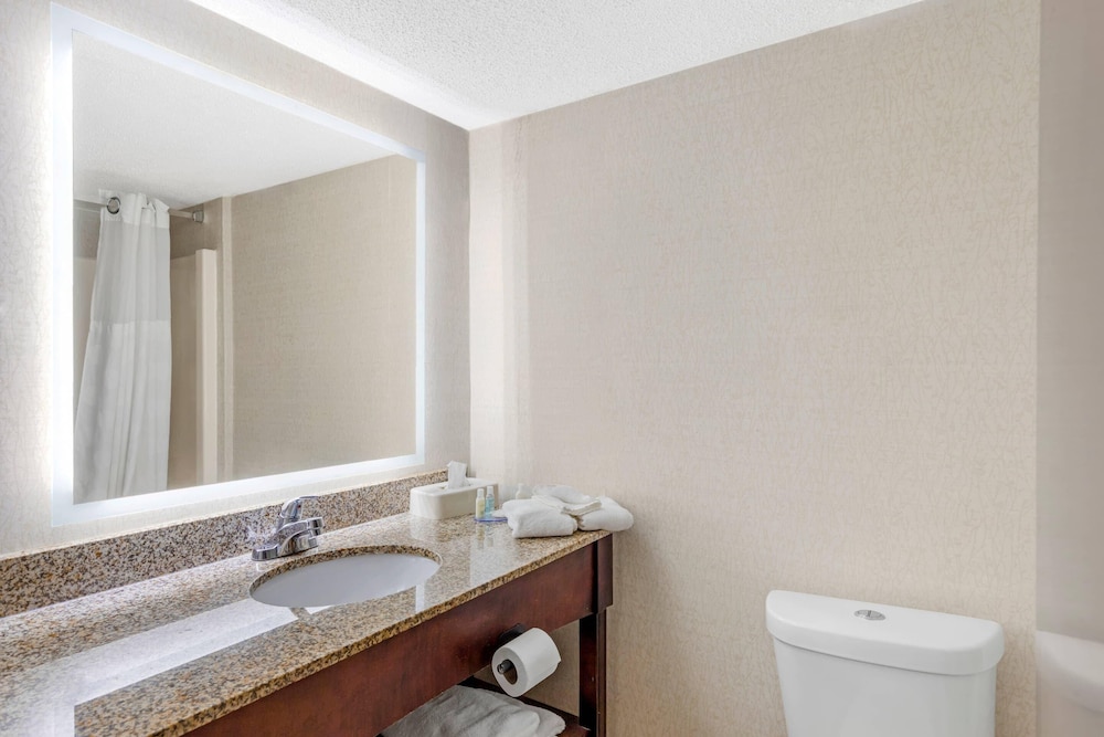 mainstay suites lansing west