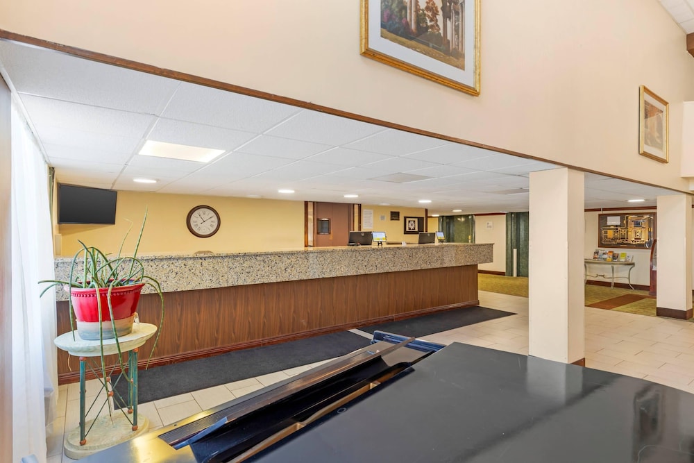 mainstay suites lansing west
