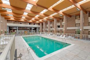 mainstay suites lansing west