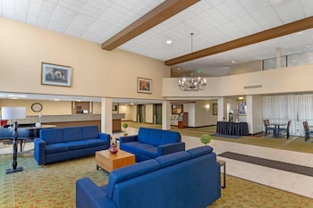 Mainstay Suites Lansing West,,2 star