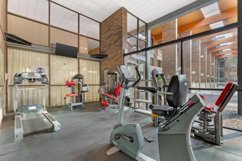 mainstay suites lansing west