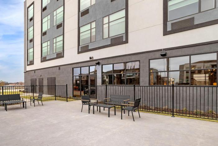 cambria hotel euless dfw airport south
