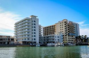 the chart house marina hotel