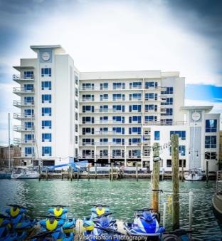the chart house marina hotel