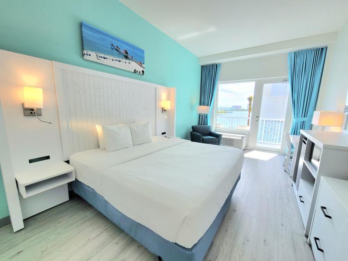the chart house marina hotel