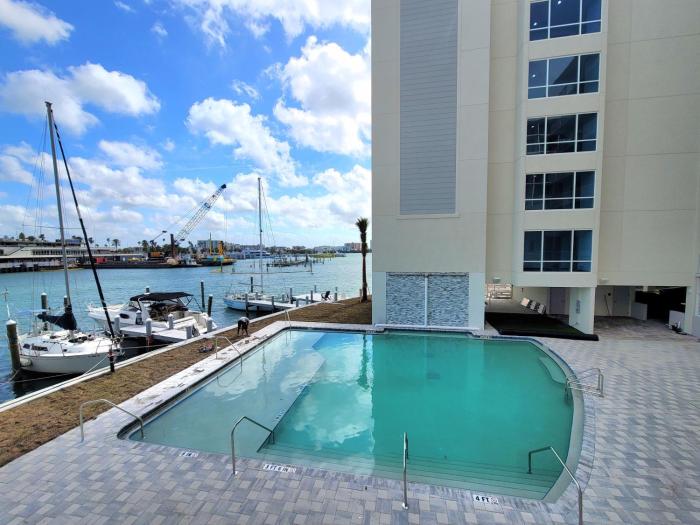 the chart house marina hotel