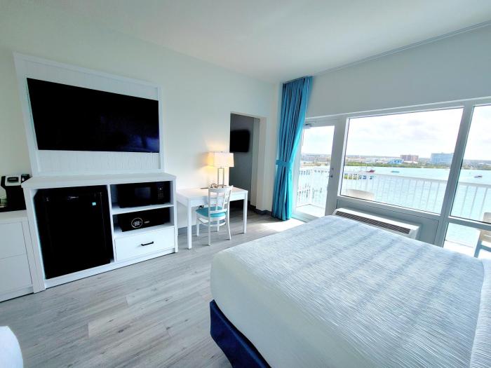 the chart house marina hotel
