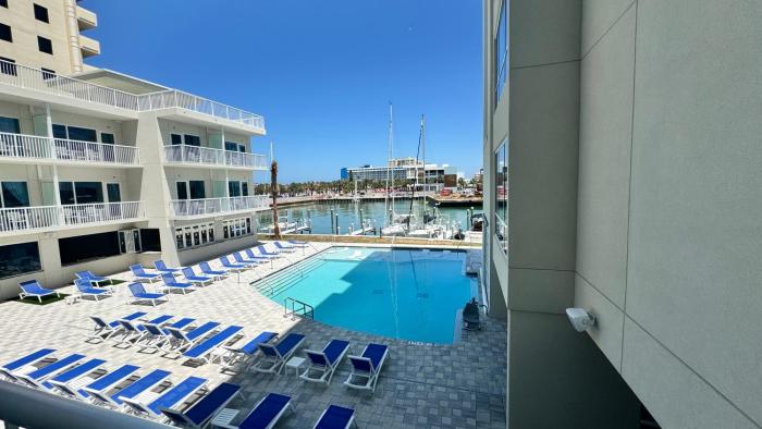 the chart house marina hotel