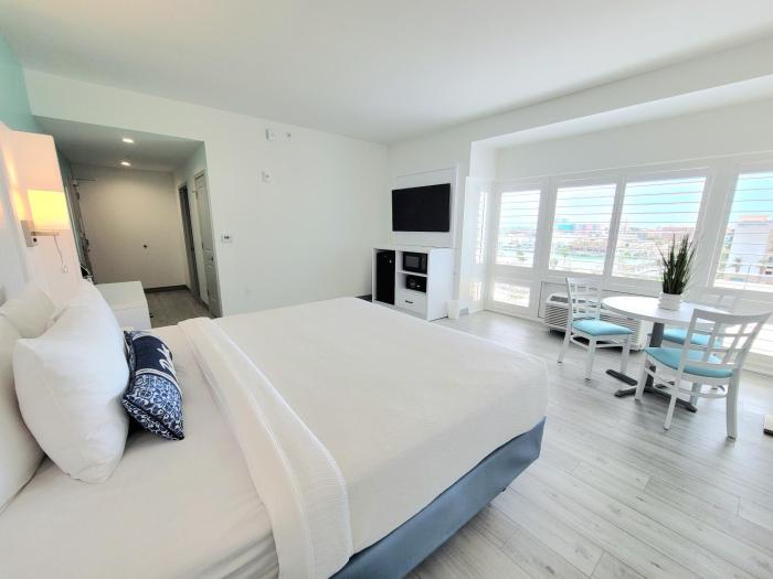 the chart house marina hotel