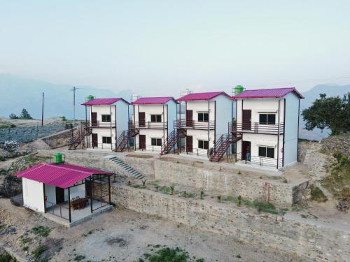 tathastu resort tehri