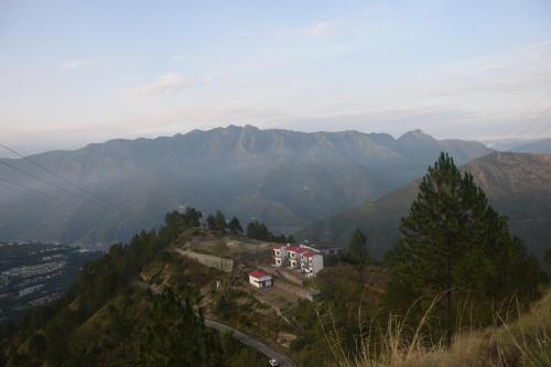tathastu resort tehri