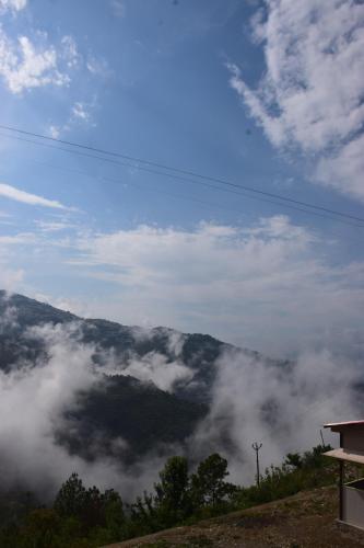 tathastu resort tehri