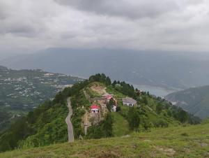tathastu resort tehri