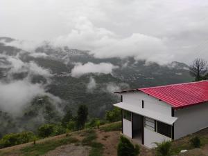 tathastu resort tehri
