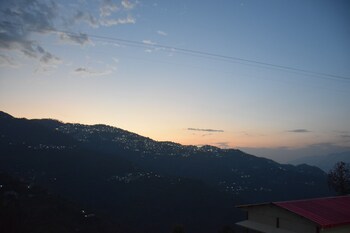 tathastu resort tehri