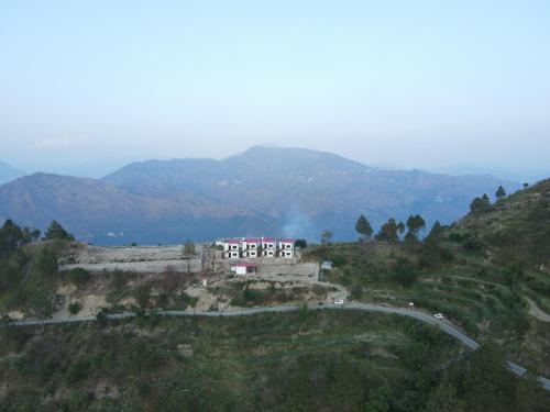 tathastu resort tehri