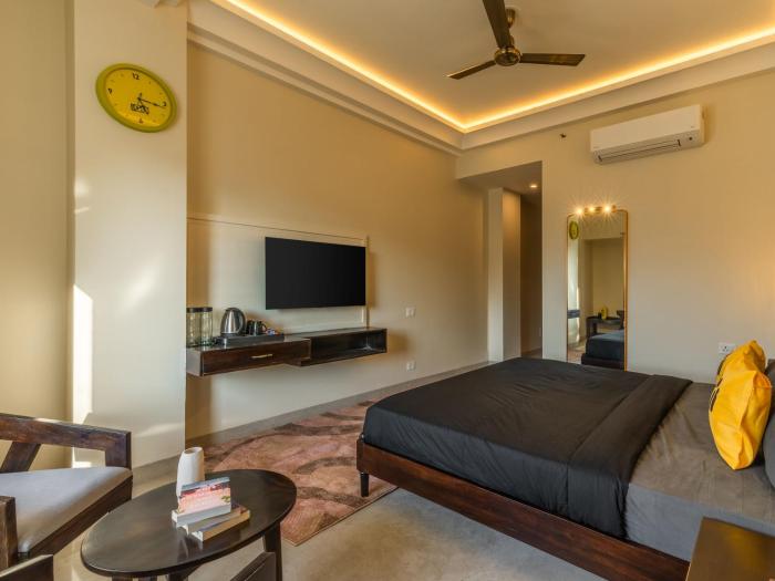 the hosteller bam jaipur hawa mahal
