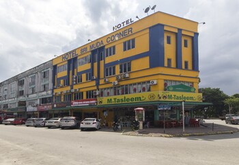 oyo 882 hotel sri muda corner sdn bhd