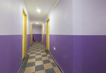 oyo 882 hotel sri muda corner sdn bhd