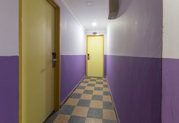 oyo 882 hotel sri muda corner sdn bhd