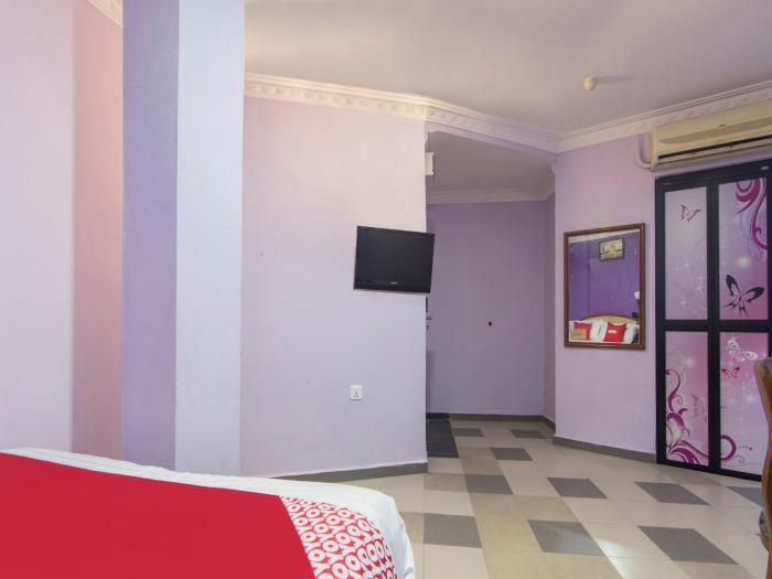 oyo 882 hotel sri muda corner sdn bhd