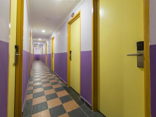oyo 882 hotel sri muda corner sdn bhd