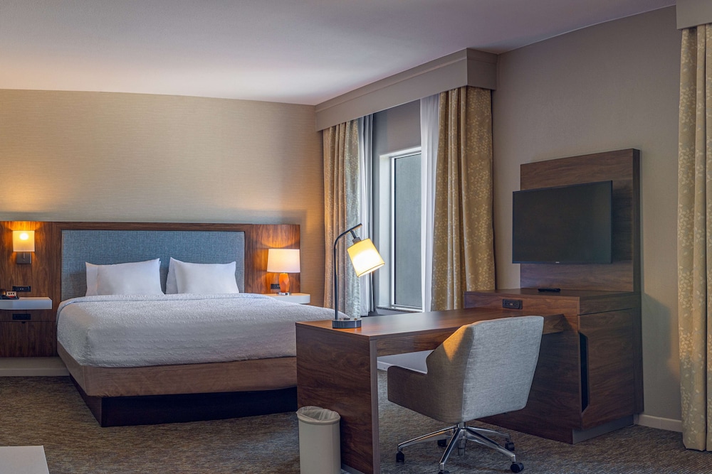 hampton inn and suites boerne