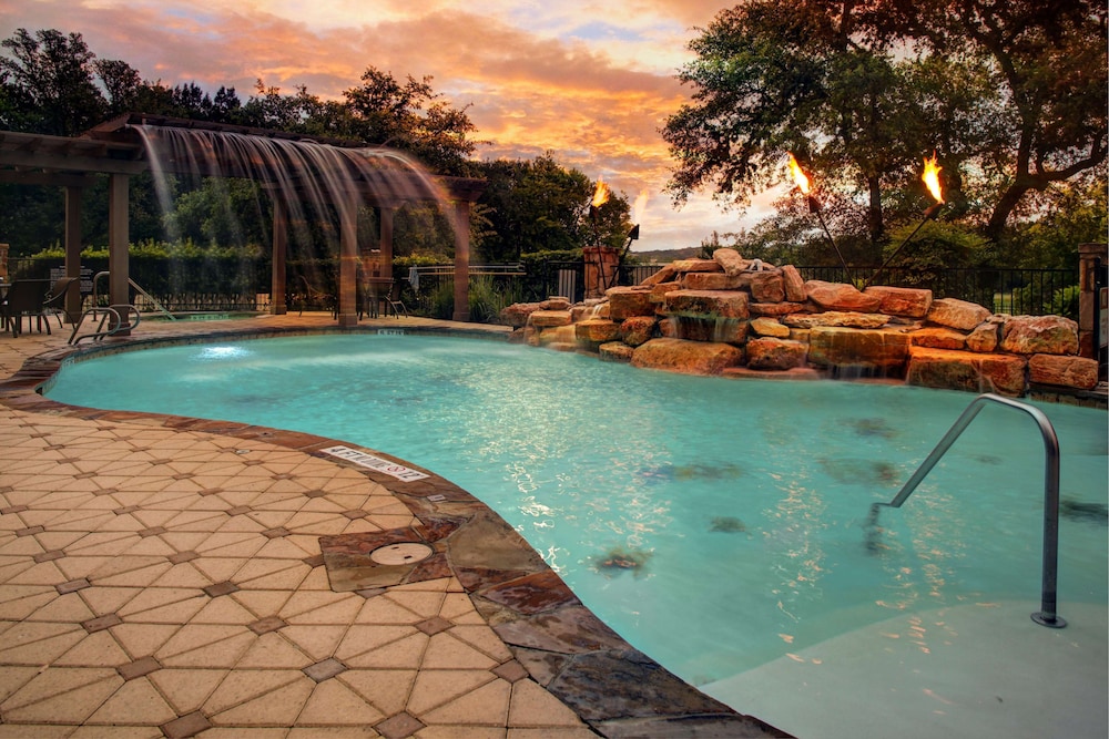 hampton inn and suites boerne