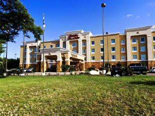 hampton inn and suites boerne
