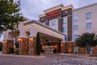 hampton inn and suites boerne
