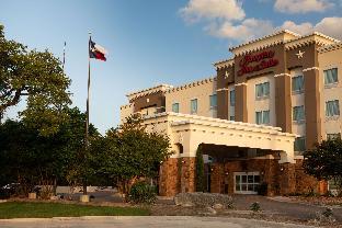 hampton inn and suites boerne