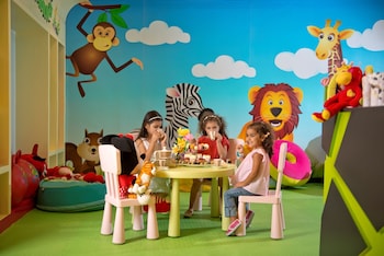 damac maison mall street