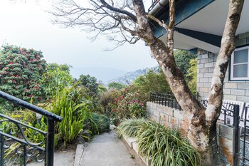 sparrow cherry resort 2 min walk to mg marg