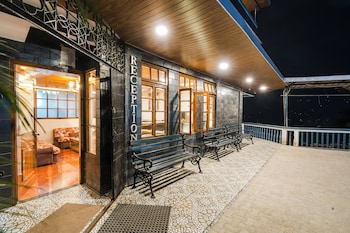 sparrow cherry resort 2 min walk to mg marg