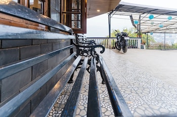 sparrow cherry resort 2 min walk to mg marg