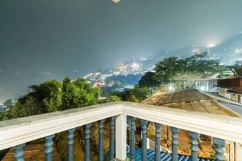 sparrow cherry resort 2 min walk to mg marg