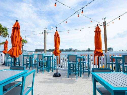 dolphin sands clearwater beach an ascend collection hotel