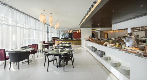 hyatt place dubai al rigga residences