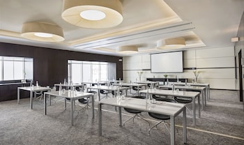 hyatt place dubai al rigga residences