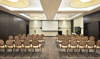 hyatt place dubai al rigga residences