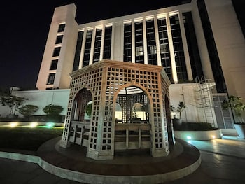 hyatt place dubai al rigga residences