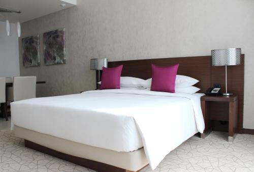 hyatt place dubai al rigga residences