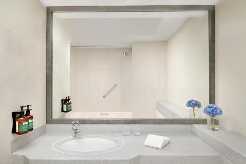 millennium plaza downtown suites