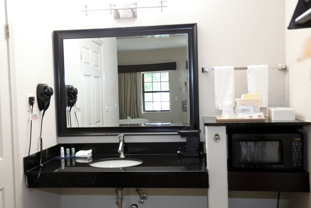 americas best value inn monroe