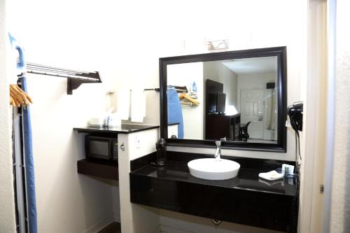 americas best value inn monroe