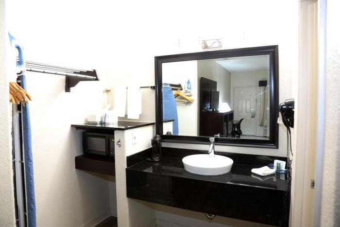americas best value inn monroe