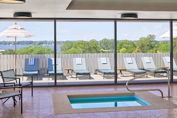 delta hotels by marriott muskegon convention center